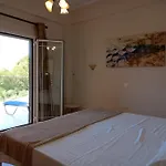 Rena Apartment