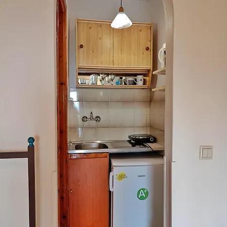 Rena Studios Apartment