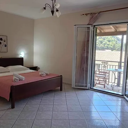 Rena * Палеокастрица