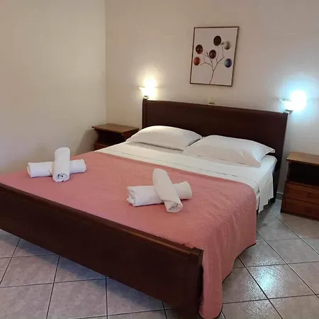 Rena Апартаменты *