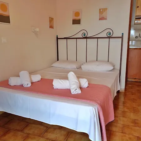 Rena * Палеокастрица